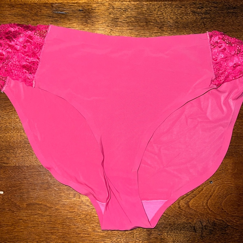 Red lace and seamless brief Rue21 NWOT
